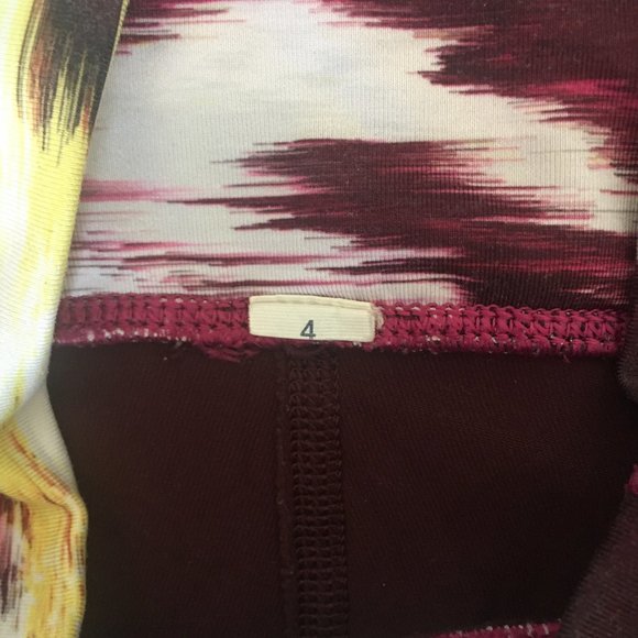 lululemon | Burgundy High-Waisted Capri Legging with Patterned Waist (4) - Picture 2 of 5